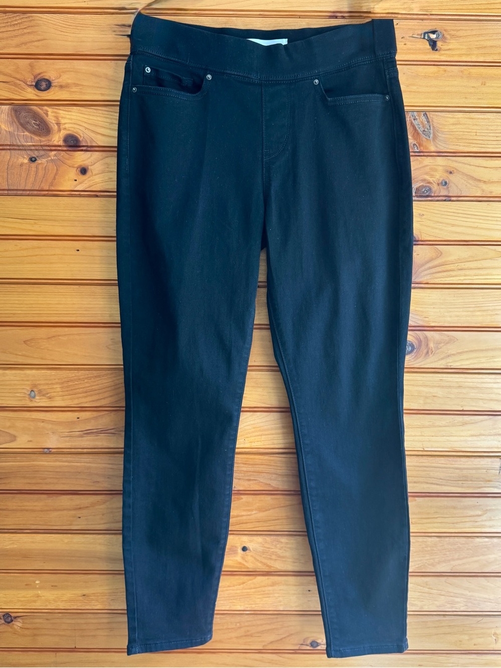 Levi’s Signature Gold Totally Shaping Pull On Skinny Jeans Black 8 Short - Picture 2 of 15